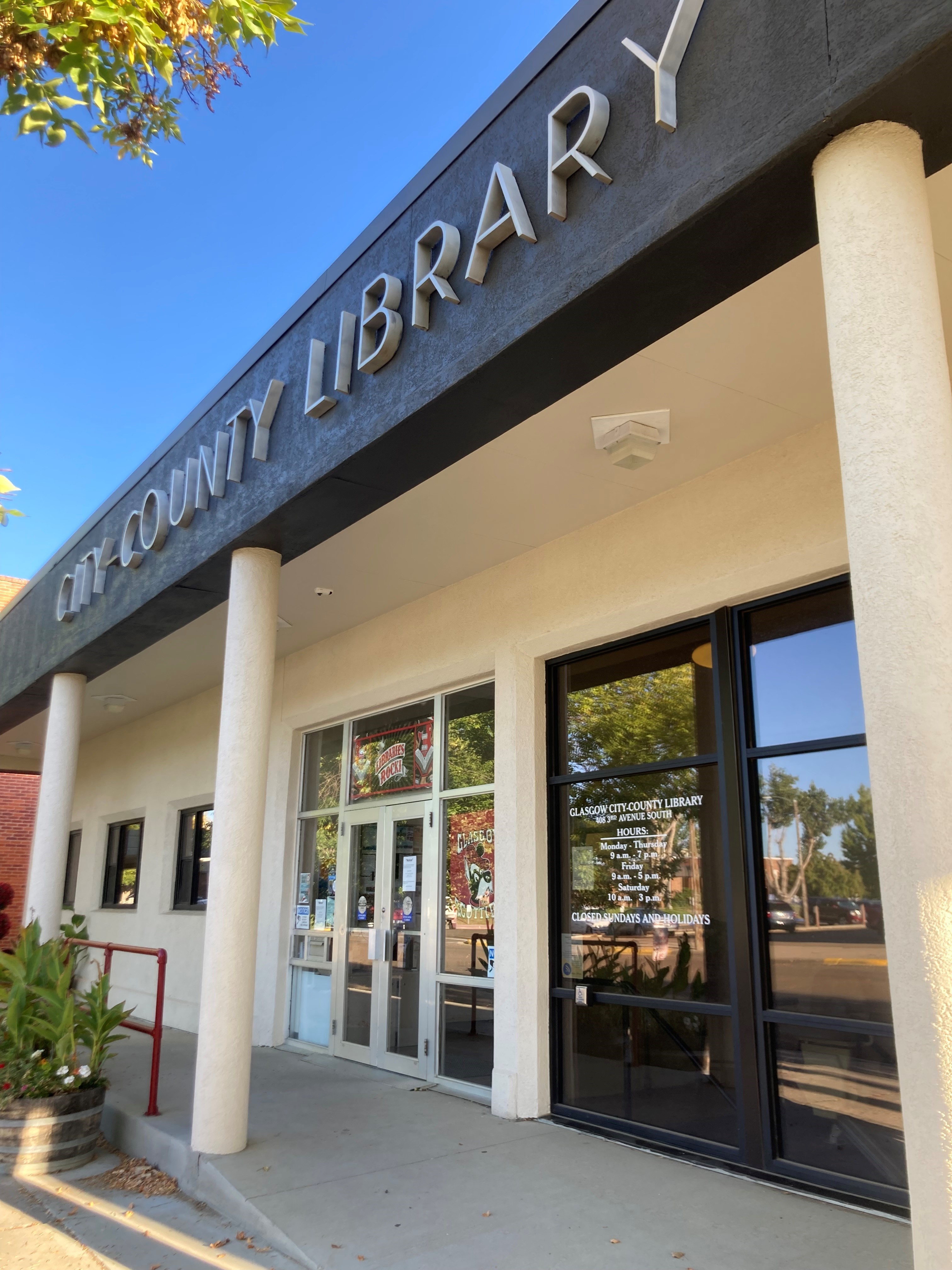 Front of Glasgow City-County Library